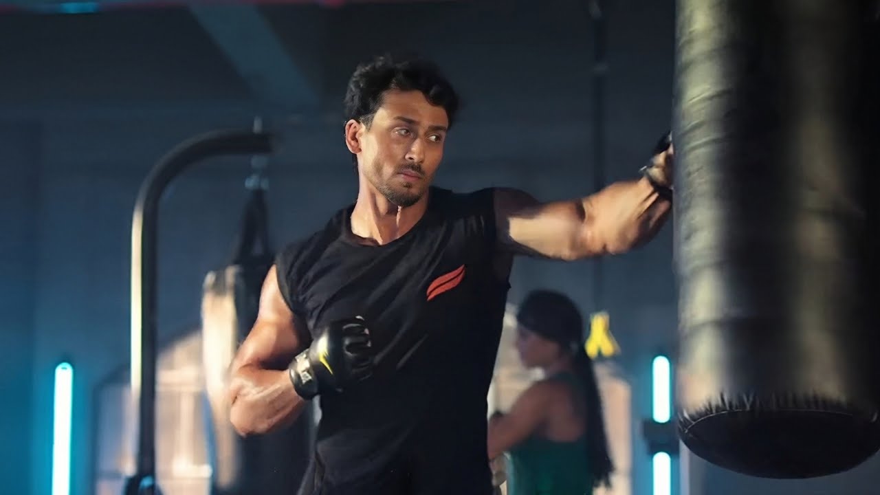 شاب عنده قوة جبارة والضربة منه تخلص على جيش كامل لاكن بتقع فى طريقه الى هتجيب اجله..