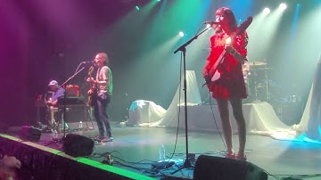 Silversun Pickups - Substitution - Live (Live Music Video)