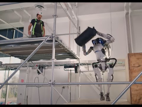 (Boston <strong>Dynamics</strong> Robot)