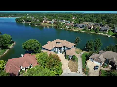 720 NE Seabrook Cir, Lee's Summit, MO home video tour