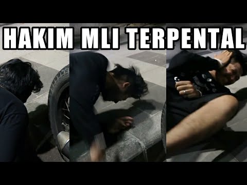 Tretan Muslim Terpental Di Trotoar Tengah Malam