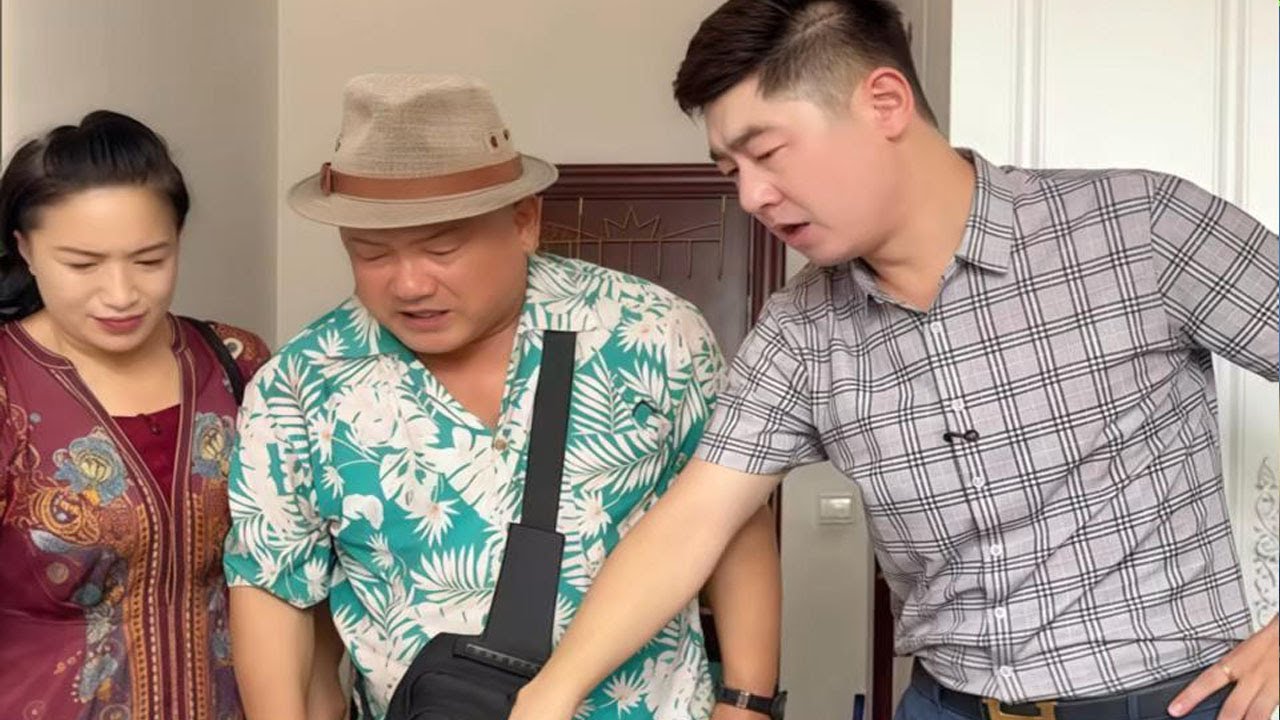 女大学生恋爱脑被骗都已不知晓，父母无奈求帮助刘老师出击现场…| 正义之光 #为百姓办事 #正义的护航