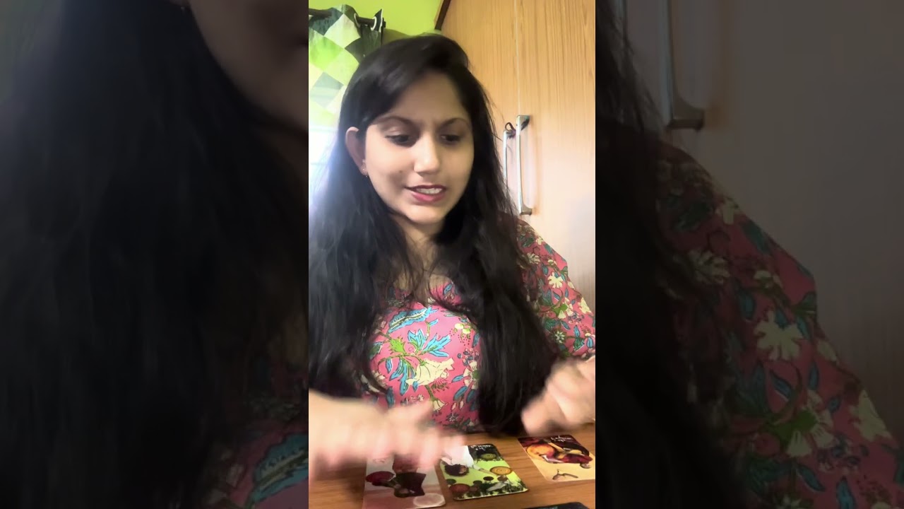Feeling stuck 💝 universe urgent messages + next action (timeless and collective) #tarot #ytshorts 