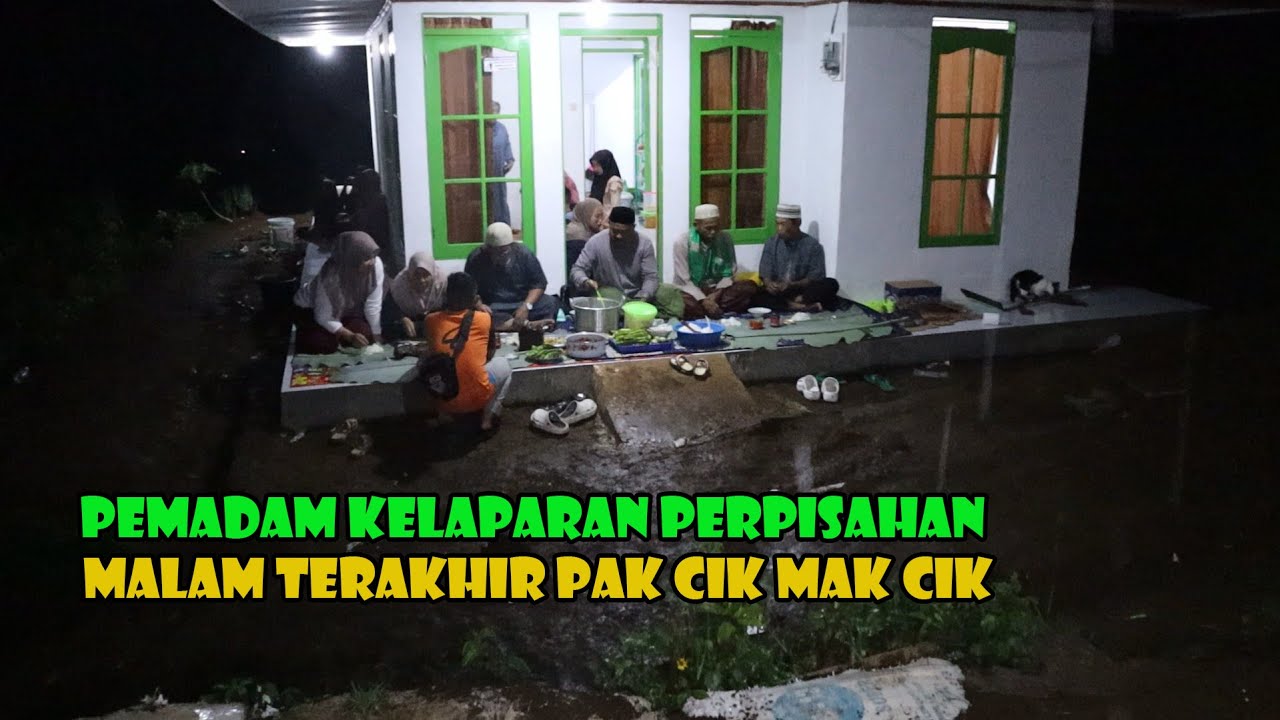 Pemadam Kelaparan Di Malam Terakhir. Hujan Hujan Begitu Istimewa