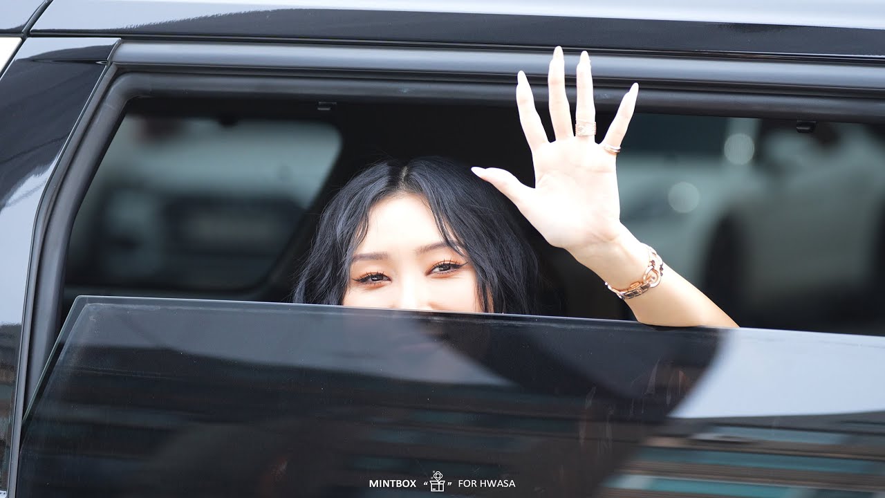[4K] 230316 페라가모 포토콜 행사 퇴근길 마마무 화사 직캠 (Mamamoo Hwasa Fancam)