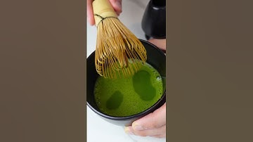 Homemade Iced Matcha Latte VS Starbucks (1/8 the price!)