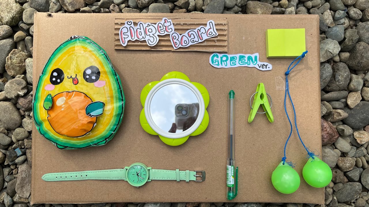 귀여워요 Rating my DIY fidget board 