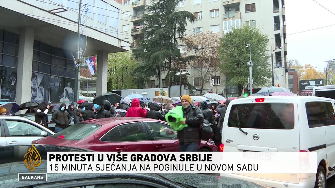 يقف المواطنون الصرب لمدة 15 دقيقة حداداً على أرواح ضحايا حادثة نوفي ساد