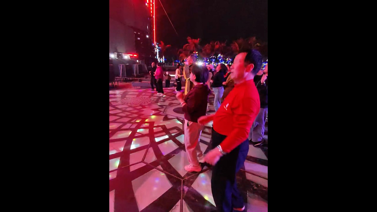 FIESTA VIETNAMITA MUTANTE DEL FUTURO, VALLEY BEACH CLUB, HA LONG; VIETNAM 🇻🇳