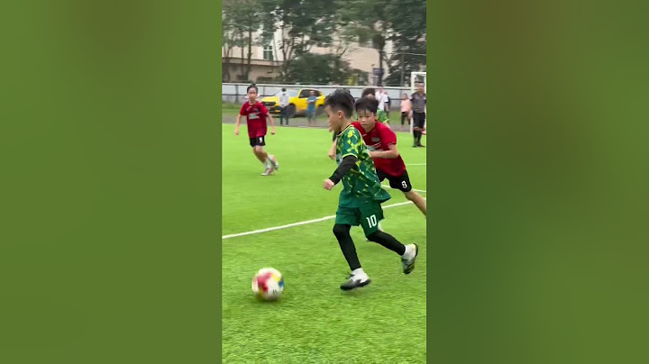 Messi nhí Việt Nam là đây một mình gánh Team