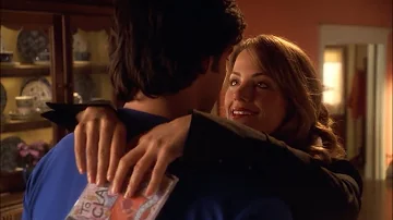 Em que episódio Lois e Clark se beijam?