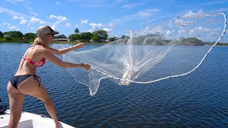 Learning how to throw a cast net, catching bait & catching MONSTER