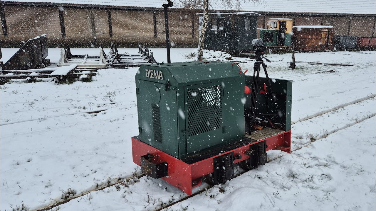 Feldbahn Führerstandsmitfahrt; Cabinerit; Diema DL 6 in de sneeuw, Gelders Smalspoor Museum 2026.