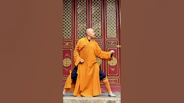 Shifu Shi Yanjun's calming "archer meditation" | Shaolin Temple Yunnan