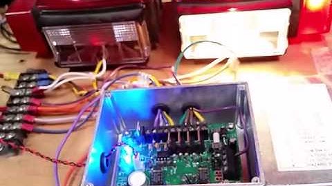 Beetle Solid State Turn Signal Flasher with Semaphores