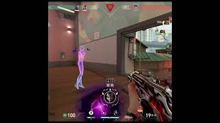 VALORANT | Reyna Went Invisible on Split 💀  #valorant #funnygaming #valorantclutchmoments