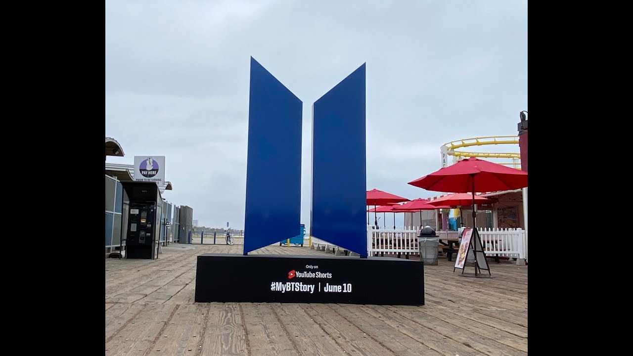 vamos pa la playa [ARMY VLOG] BTS logo sign Santa Monica Pier