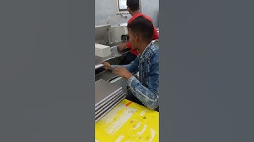 #video book company  me bhai log kam karte hue