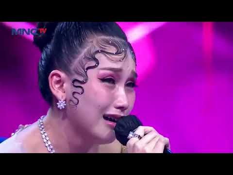 ayu bunga pengantin menangis merasa sakit