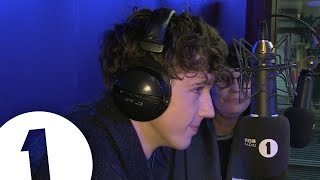 Troye Sivan & Mama Mellet talk growing up! Information