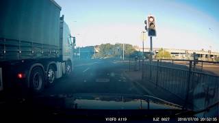 Dashcam uk bad drivers, cyclists AND pedestrians