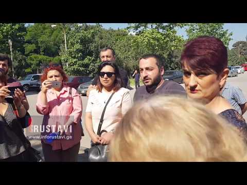 აქცია მეტალურგიულ ქარხანაში, მუშები ხელფასების გაზრდას ითხოვენ