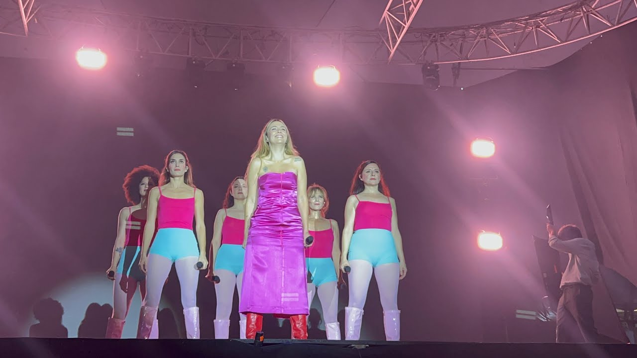 BUSCO UN CENTRO DE GRAVEDAD / ABRAXAS OUTRO - RIGOBERTA BANDINI (FORO FIL BARCELONA, EXPO GDL)