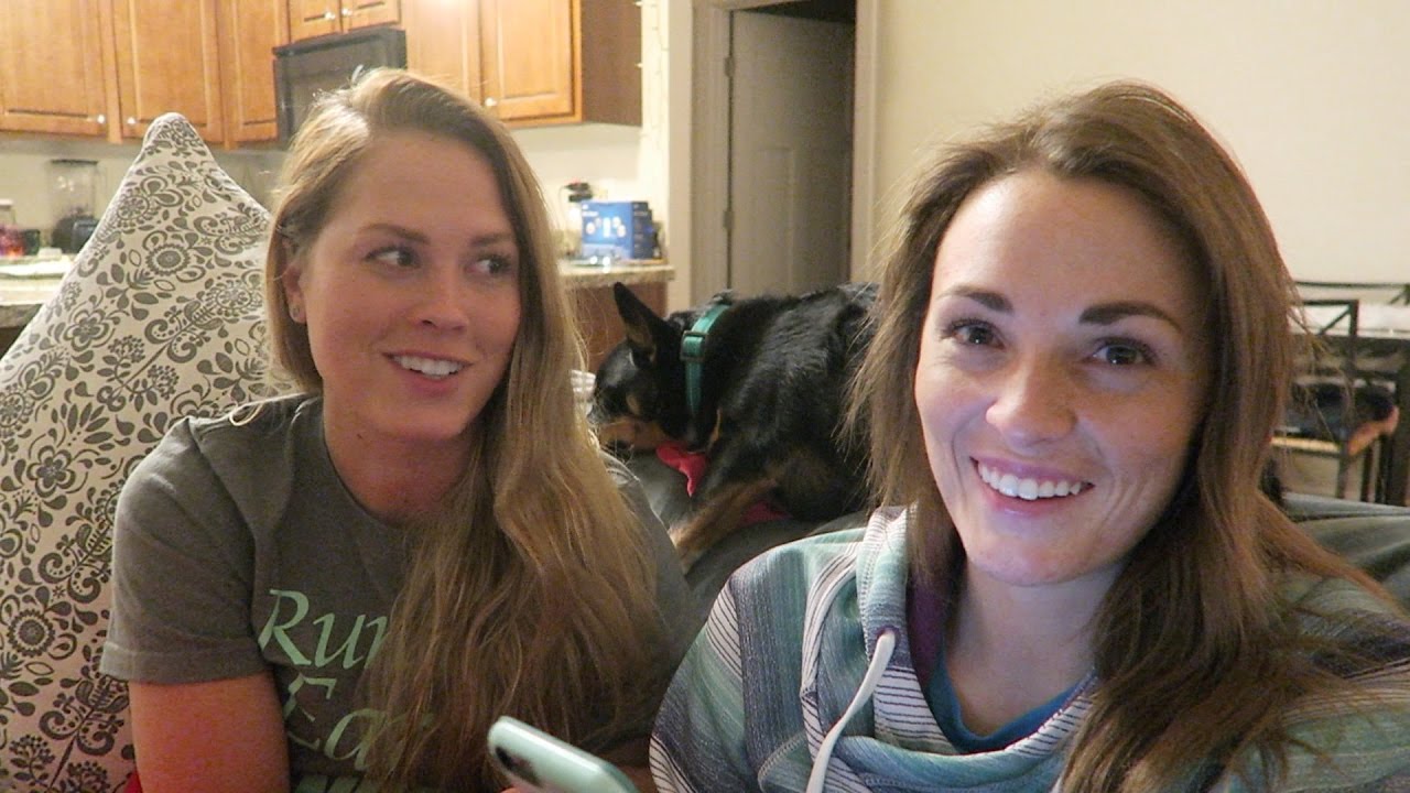 VLOGMAS DAY 8: ANSWERING COMMENTS!!