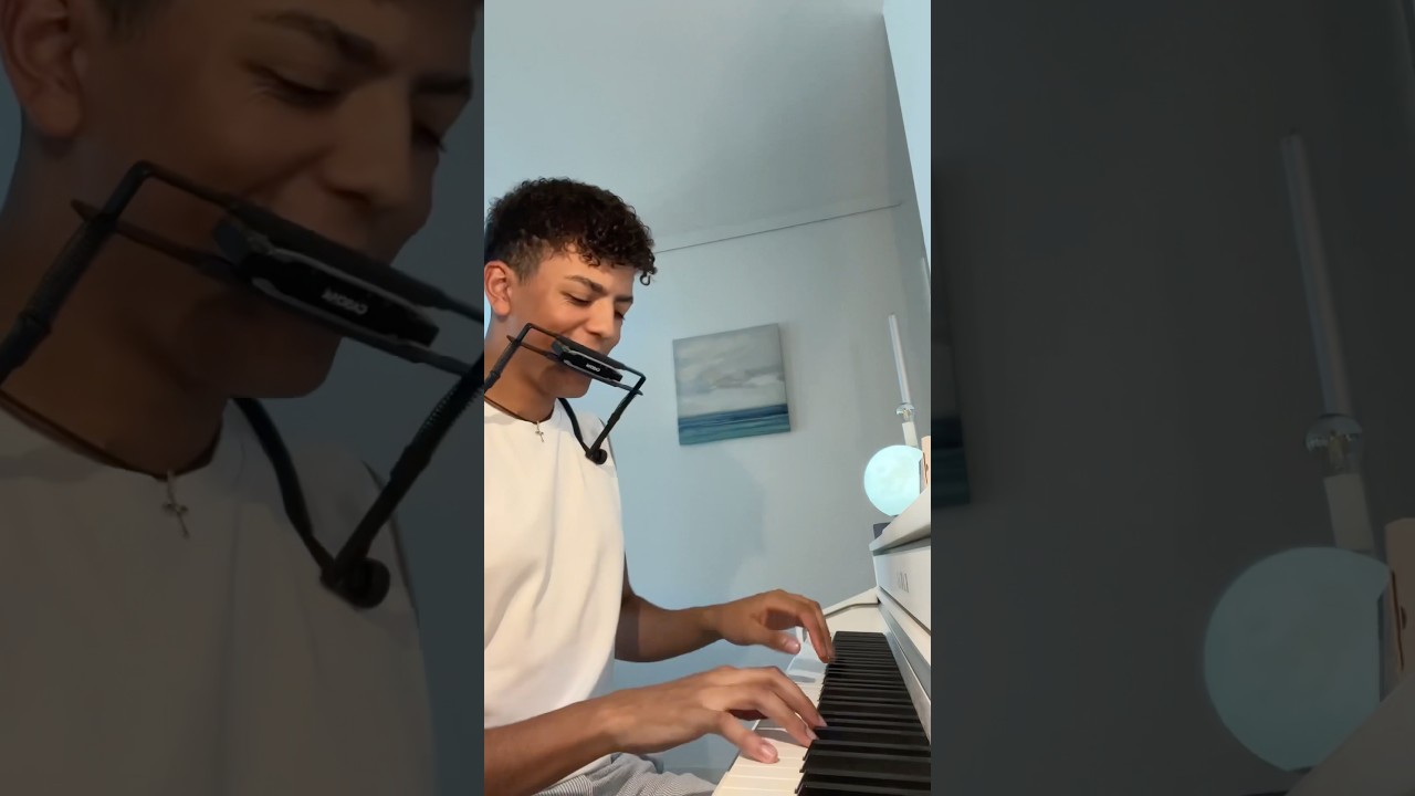 Ich spiele Haromika und Klavier gleichzeitig! 