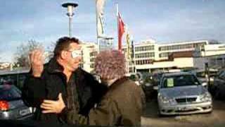 Die Zungen Können Sich Nicht Entscheiden 01