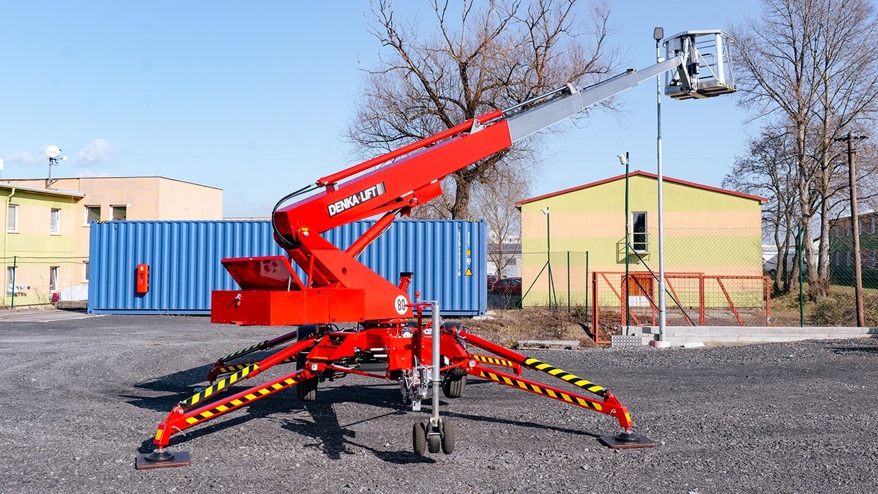Přívěsná plošina DENKA•LIFT DK18 | ROTHLEHNER pracovní plošiny
