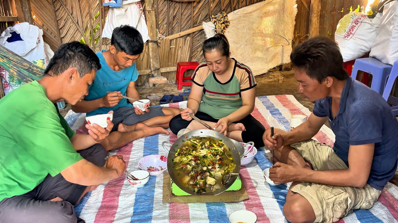 Tranh Thủ Buổi Trưa Thụt Một Mớ Ba Khía Về Nấu Canh Chua //UQMT-421