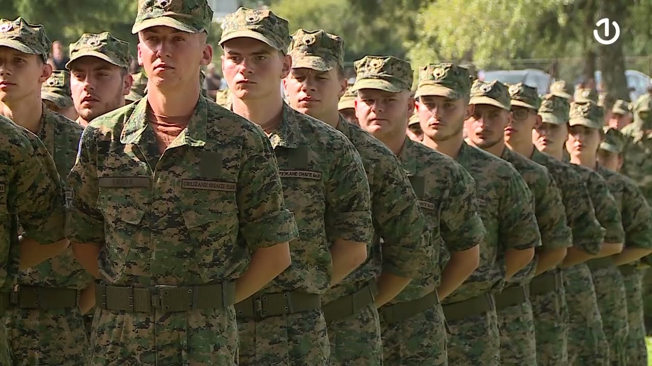 Nakon završene osnovne vojne obuke, 320 mladih vojnika položilo zakletvu i pristupilo OS BIH