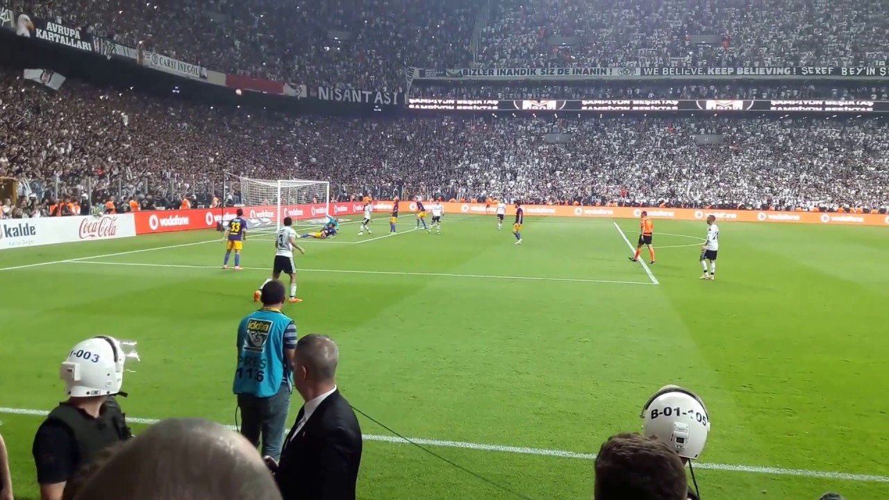 Şampiyon Beşiktaş...Bitiş düdüğüyle vodafone arena yıkılıyor