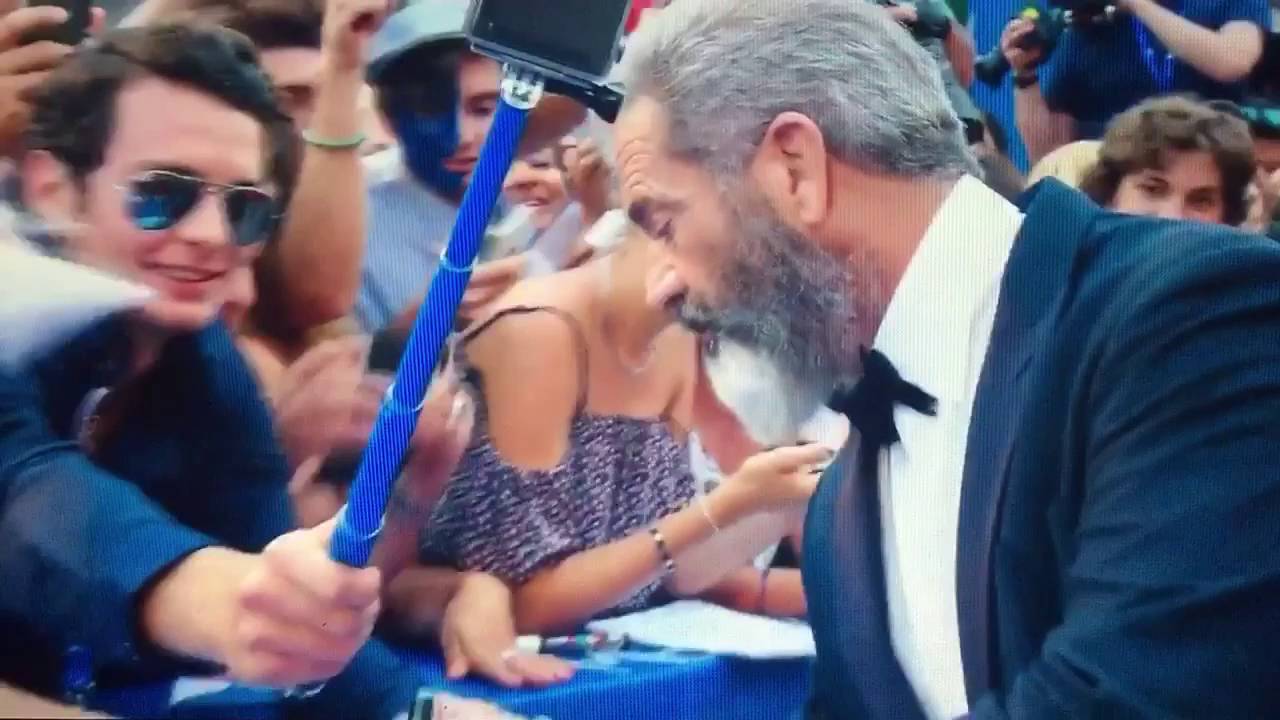 Mel Gibson Hacksaw Ridge Red Carpet