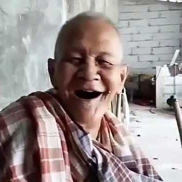 Aki aki lagi ngopin woy ngopi lah