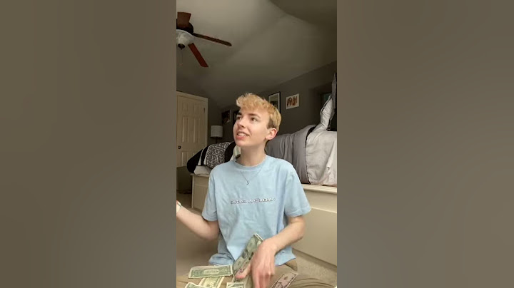 Me trying to ignore the money in my card #Shorts