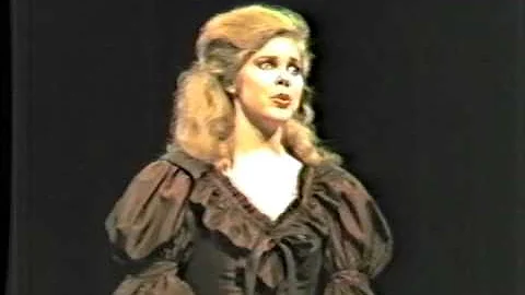 1984: Elizabeth Connolly, soprano opera singer, in...