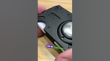 The Minimalistic Wallet with Built-In AirTag Holder