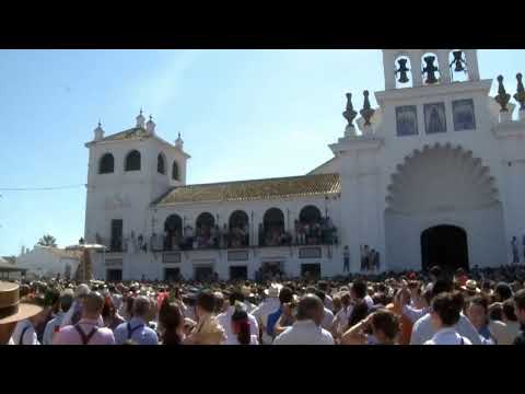 La emotiva salida de la Hermandad de Huelva