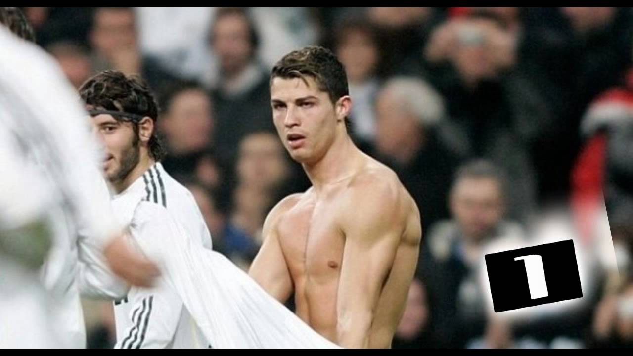 Cristiano Ronaldo - Amazing Boy (New Pics 2010)