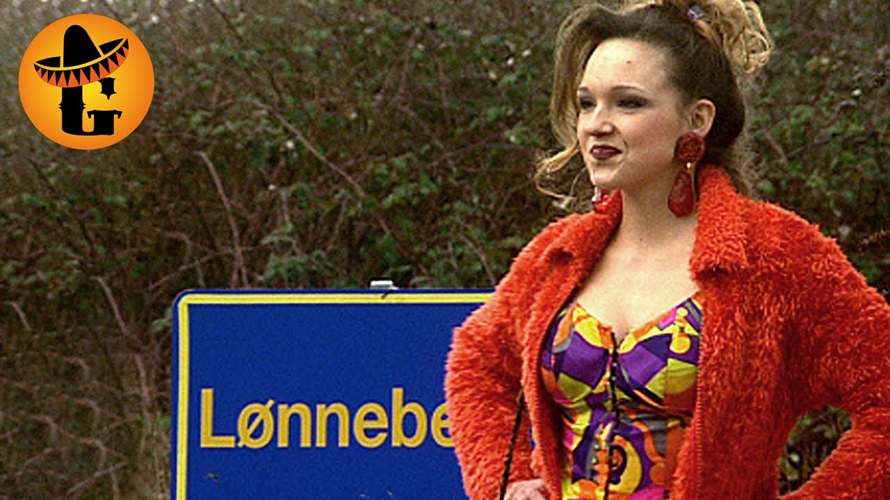 Carolin Kebekus probiert sich aus | Freitag Nacht News