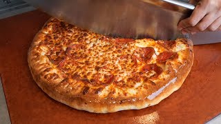 handmade truck pizza - pepperoni cheese pizza \/ 반죽부터 직접 만드는 트럭피자, 페페로니 치즈 피자 \/ korean street food