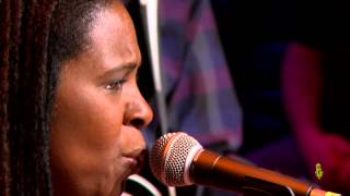 Ruthie Foster - "The Ghetto" (eTown webisode #754) chords