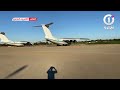 وصول الطائرة العسكرية الى مطار بوفاريك والتي على متنها أول دفعة من لقاح سبوتنيك قادمة من العاصمة 