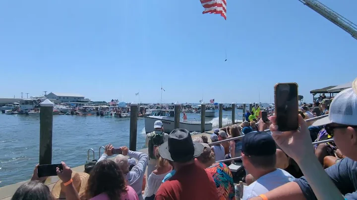 2023 Crisfield Boat Docking - coming in hard