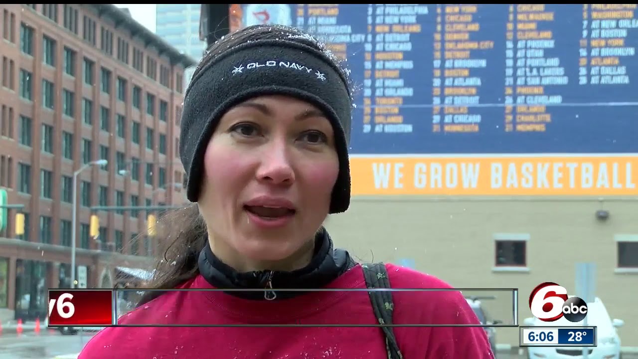 Girl who lost leg in train accident runs Jingle Bell Run