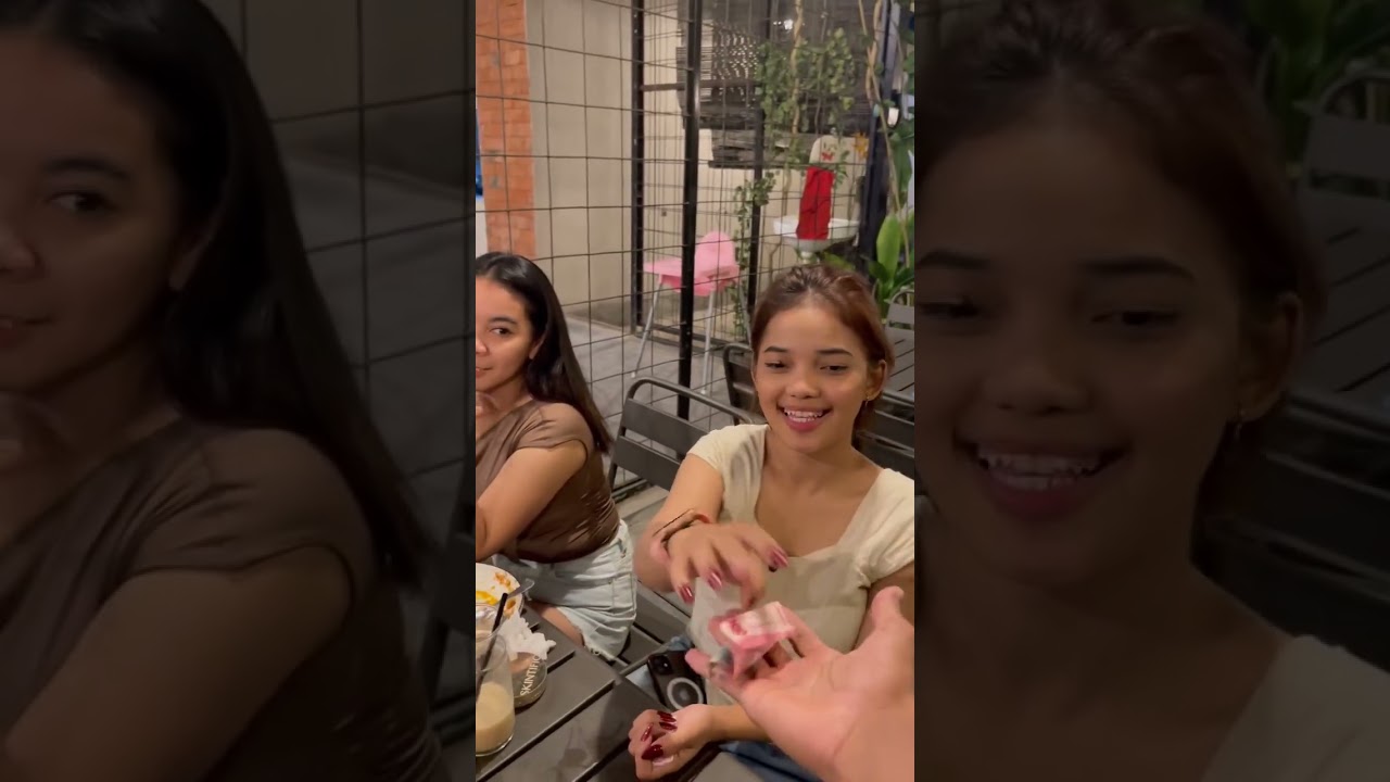 Mau minta TOS katanya kotor tangan nya sombong amat cewek satu ini