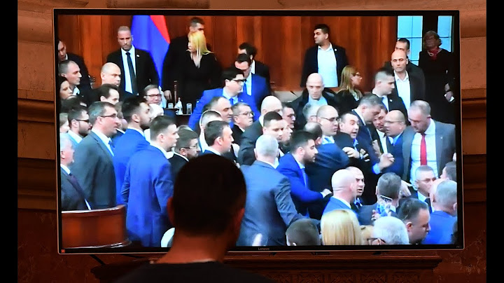 Vređanje i koškanje predstavnika vlasti i opozicije u Parlamentu
