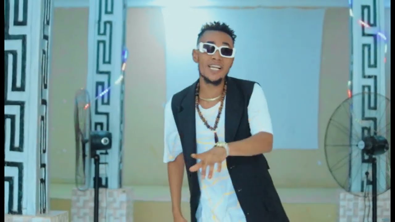 Kintueni: Chabeleza_Ki Neka Ndambi (clip officiel) folklore